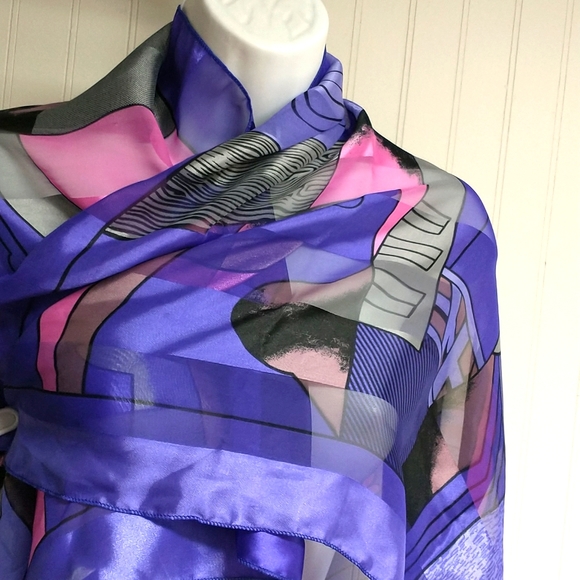 Polyester Picasso Style Portrait Square Scarf Wrap Shades of Blue Purple Pink - Picture 3 of 8